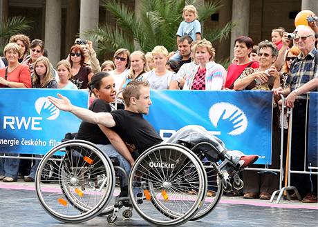 4. MFFKV - handicapovaní taneníci z obanského sdruení TK Ellegance z Koic