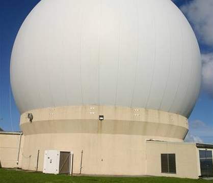 etí experti navtívili vojenský radar na Marshallových ostrovech, 3. 10. 2007 