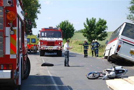Tragická nehoda motorkáe u Unhot na Kladensku (3.7.2008)