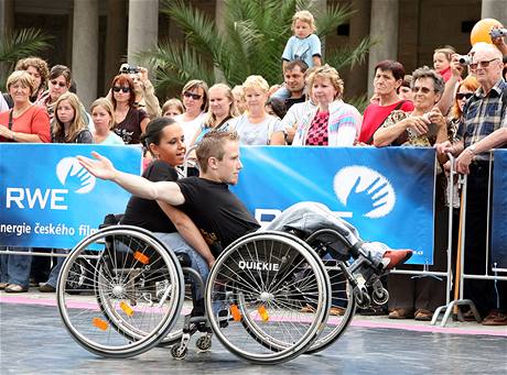 4. MFFKV - handicapovaní taneníci z obanského sdruení TK Ellegance z Koic