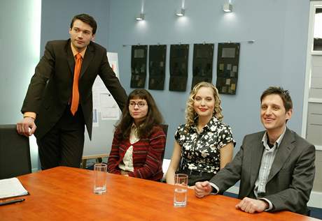 Michal Zelenka (vpravo) s kolegy ze seriálu Oklivka Katka