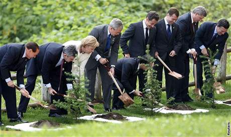 Summit G8 v Japonsku (Silvio Berlusconi, George W. Bush a Yasuo Fukuda