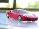 Mobil v podob makety automobilu Ferrari