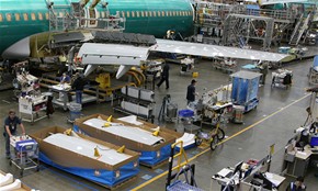 Továrna Boeing - montáž klapek