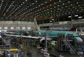 Továrna Boeing - polotovar Boeingu 737 - 700