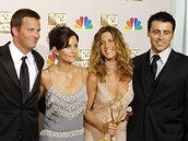 Hrdinové seriálu Pátelé - David Schwimmer, Lisa Kudrowová, Matthew Perry, Courteney Coxová, Jennifer Anistonová a Matt LeBlanc