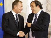 Donald Tusk (vlevo) a Michel Platini