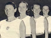 Tým �eskoslovenských gymnastek na olympiád� v Londýn� 1948.