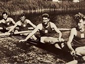 Zlatá �ty�ka s kormidelníkem z olympiády v Helsinkách 1952