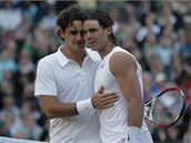 Wimbledon, finále: Roger Federer (vlevo), Rafael Nadal