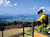 Cyklovýlety po nejvy��ích �eských horách nabízejí krásné výhledy.
