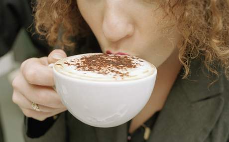 Pokud po vypití kávy nedoplníte tekutiny, dostaví se únava.