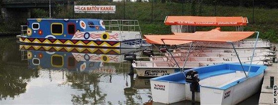 Plavební sezona na Baťově kanále začíná v květnu a od června bude možné proplouvat plavebními komorami i ve všední dny. Ilustrační foto