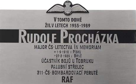 Pamtní deska brnnského letce Rudolfa Procházky
