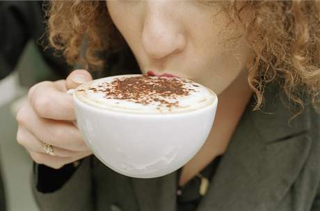 Pokud po vypití kávy nedoplníte tekutiny, dostaví se únava.