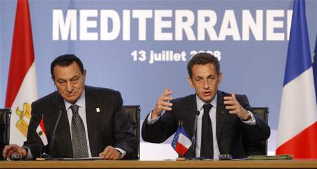 Francouzský prezident Sarkozy a egyptský prezident Husní Mubarak