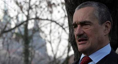 Na jednání dorazil i Karel Schwarzenberg, který má být ministrem zahranií za zelené.