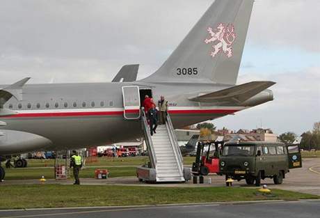 Levý zadní vchod Airbusu A-319CJ