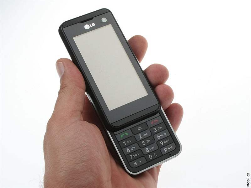 LG KF700