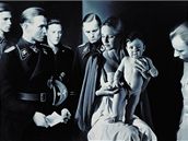 Gottfried Helnwein. Zjevení I (Klanní tí král), 2005; olej a akryl na plátn. 