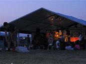 Noc z pátka na sobotu na festivale Creamfields na beclavském letiti