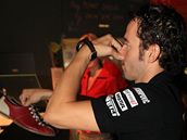 Max Biaggi hraje v Brn bowling. Poprvé v ivot