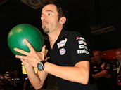 Max Biaggi hraje v Brn bowling. Poprv v ivot