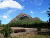 Mauricius, poloostrovu Le Morne dominuje stejnojmenná hora Le Morne Brabat