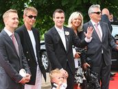 Leo Mare se synem Jakubem a rodinou