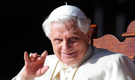 Pape Benedikt XVI. pozdraví eské vící na jejich pd vbec poprvé.