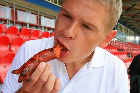 Roman Pros vybíral spolu s fanouky, kdo bude v sezon prodávat na stadionu párky