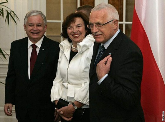 Polský prezident Lech Kaczynski a eský prezident Václav Klaus s chotí