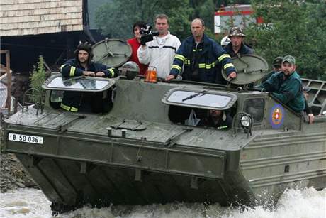 Slováci mluví o povodních jako o ticetileté vod.