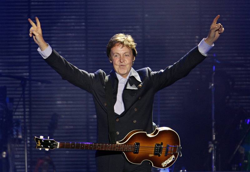 Paul McCartney pi vystoupení na Brit Awads 2008, kde pevzal cenu za celoivotní dílo.