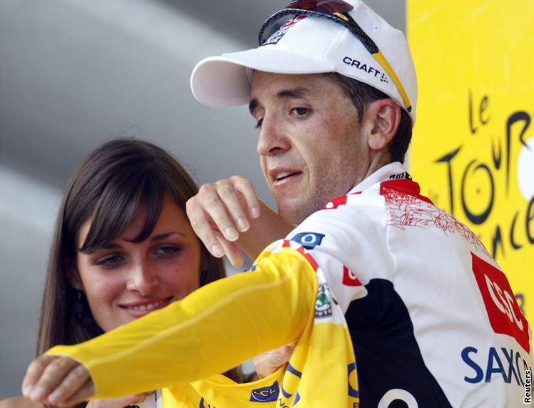panlský cyklista Carlos Sastre i po asovce uhájil vedení v Tour de France
