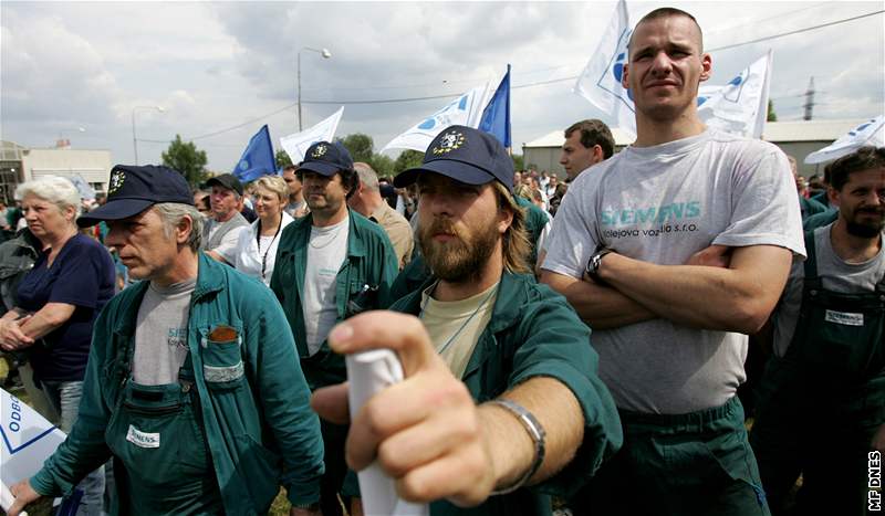 Zamstnanci Siemens protestovali ped zliínským závodem