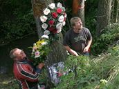 Pietní jízda motorká��.