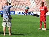 Na stadionu FC Brno se seli fotbalisté, aby se vyfotili ped sezónou