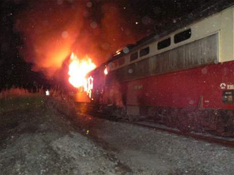 Poár vlaku u Povan na trati Plze-Cheb (30.7.2008)