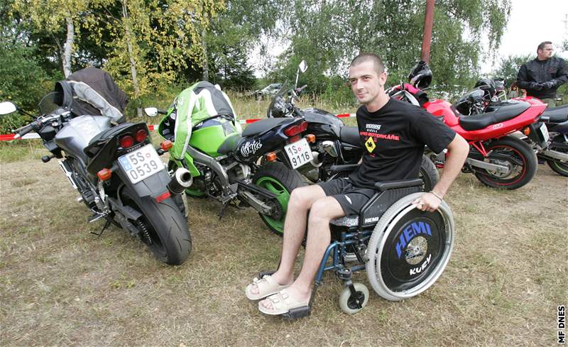 V Kladrubech se konala akce pro motorkáe, která má upozornit na hazardování na silnicích. 