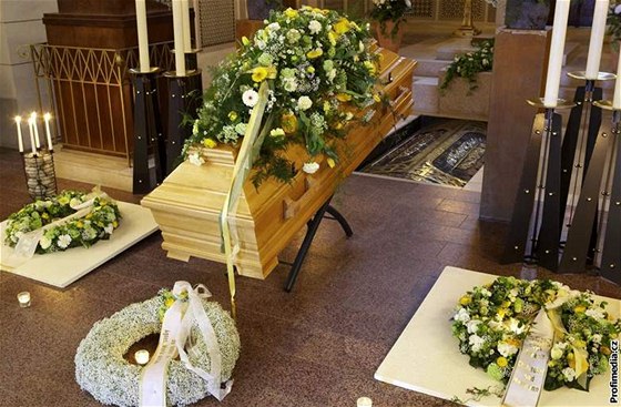 S Milošem Hrabalem se mohou lidé rozloučit v pátek 19. března v brněnském krematoriu. Ilustrační foto