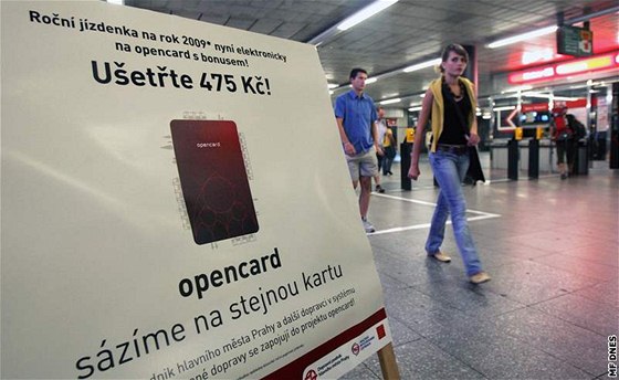 Karta Opencard by mla do dvou let nahradit vechny prkazky na cestování praskou MHD. Ilustraní foto
