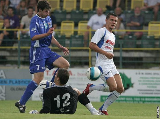 Fotbalisté Vítkovic doma remizovali s Karvinou - ilustraní foto.