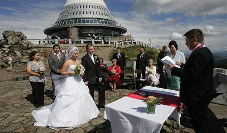 Svatba na vrcholu Jetdu - sv ano si ekli Eva Novotn a Martin da (8.8.2008)