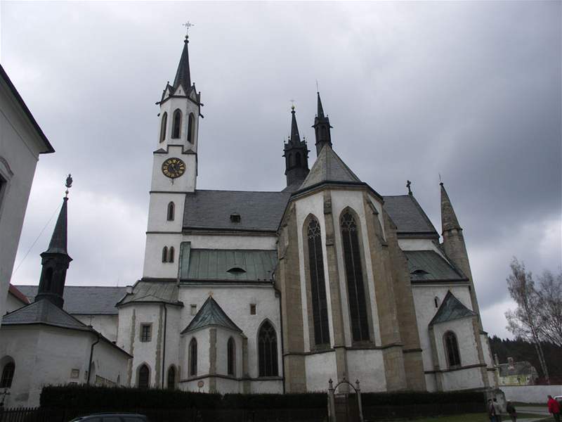 Kostel Nanebevzetí panny Marie ve Vyšším Brodě (pohled od východu)