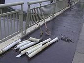 Poblí echova mostu byl proveden první z plánovaných odstel dna Vltavy (2. 8. 2008)