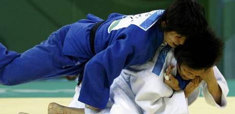 Sien Tung-mej (v bílém), judo