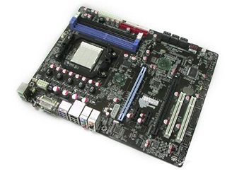 Referenční základní deska s AMD 790GX