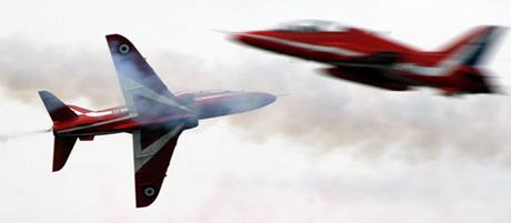 Mezi hlavní lákadla letecké show v Leuchars patí akrobatická skupina Red Arrows.