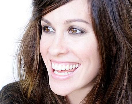 Alanis Morissette - promo snímek k albu Flavors Of Entanglement (2008)